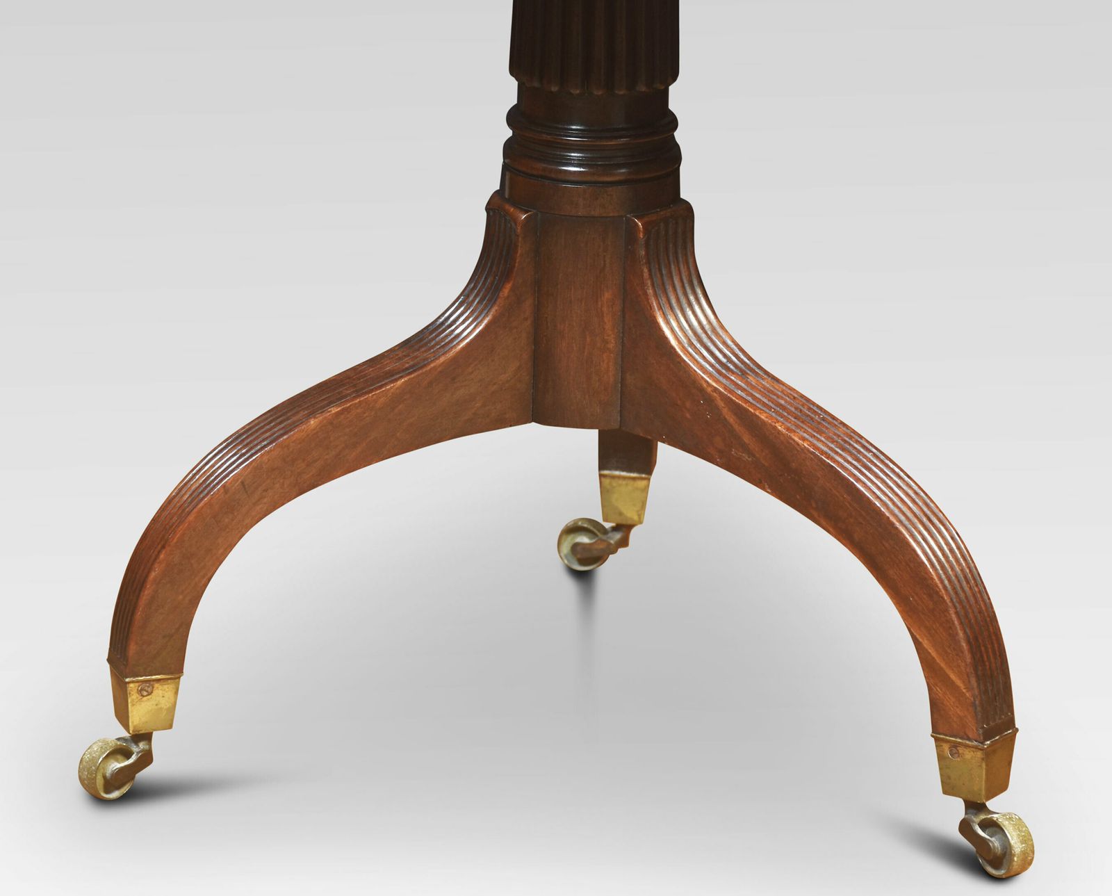 Regency Mahogany End Table photo vinterior