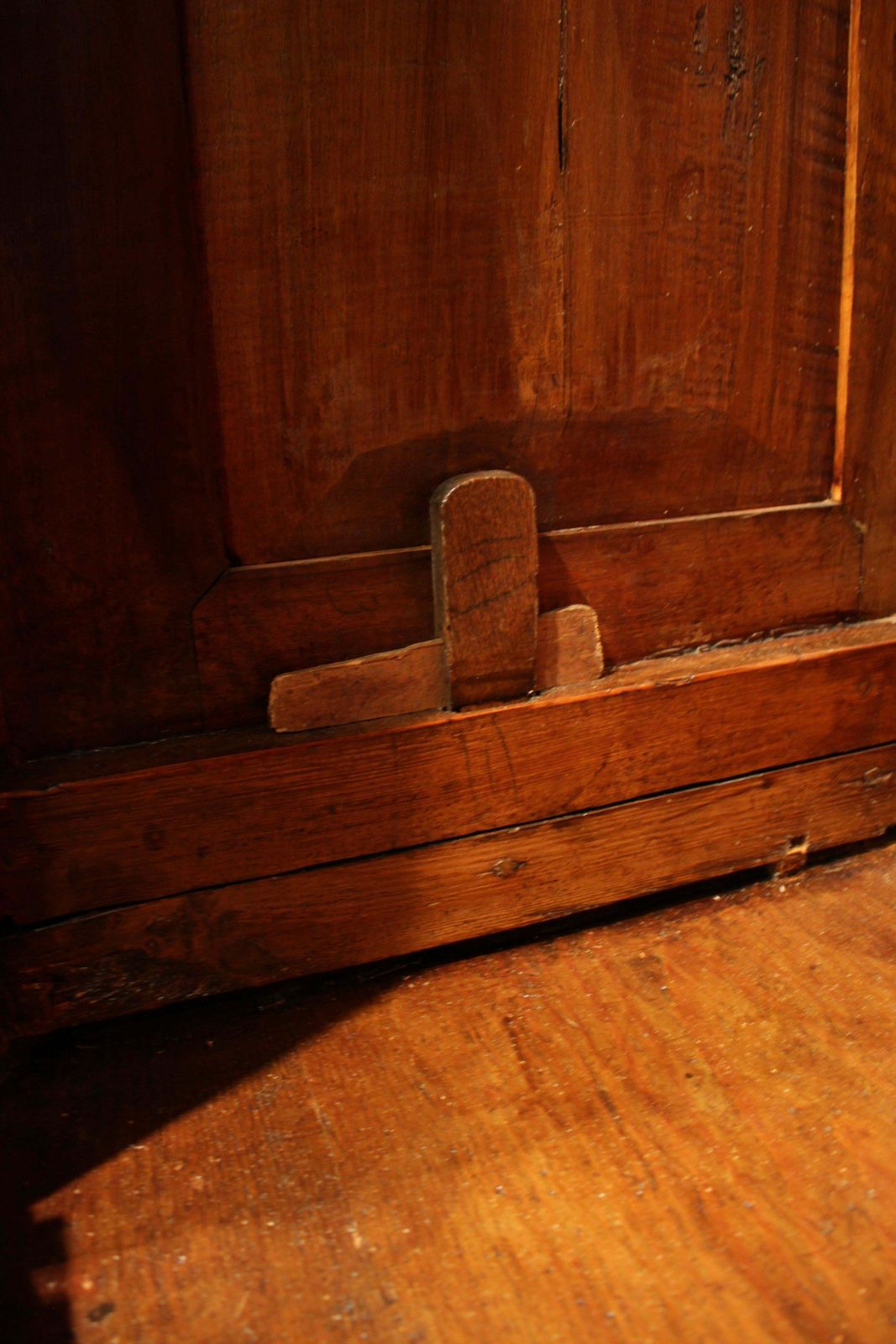 18th Century Baroque Wardrobe In Solid Walnut photo buy