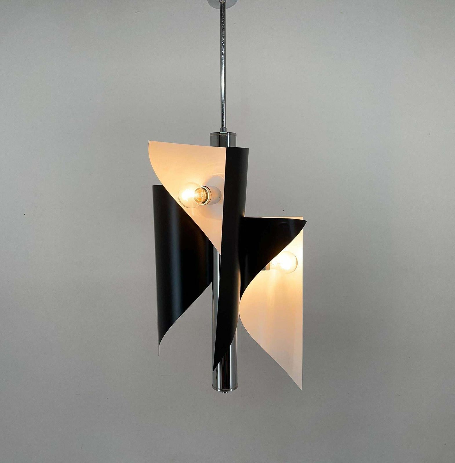 Italian Asymetrical Space Age Chandelier, 1970's photo vinterior