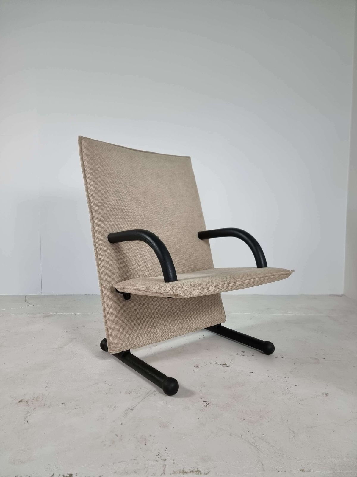 Arflex T Line Fauteuil, Italië, Jaren 1980 photo furniture