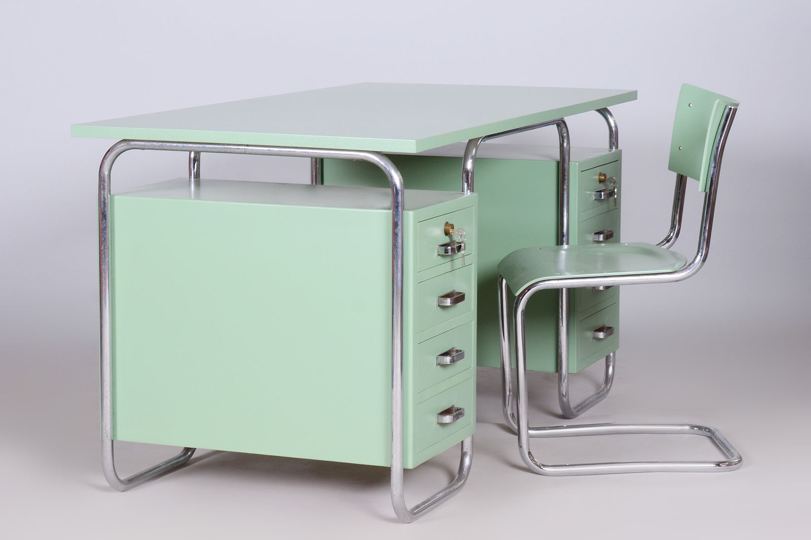 photo vinterior Bauhaus Writing Desk And Chair, Marcel Breuer, Thonet, Chrome Plated Steel, Lacquered Wood, Czechia, 1930s