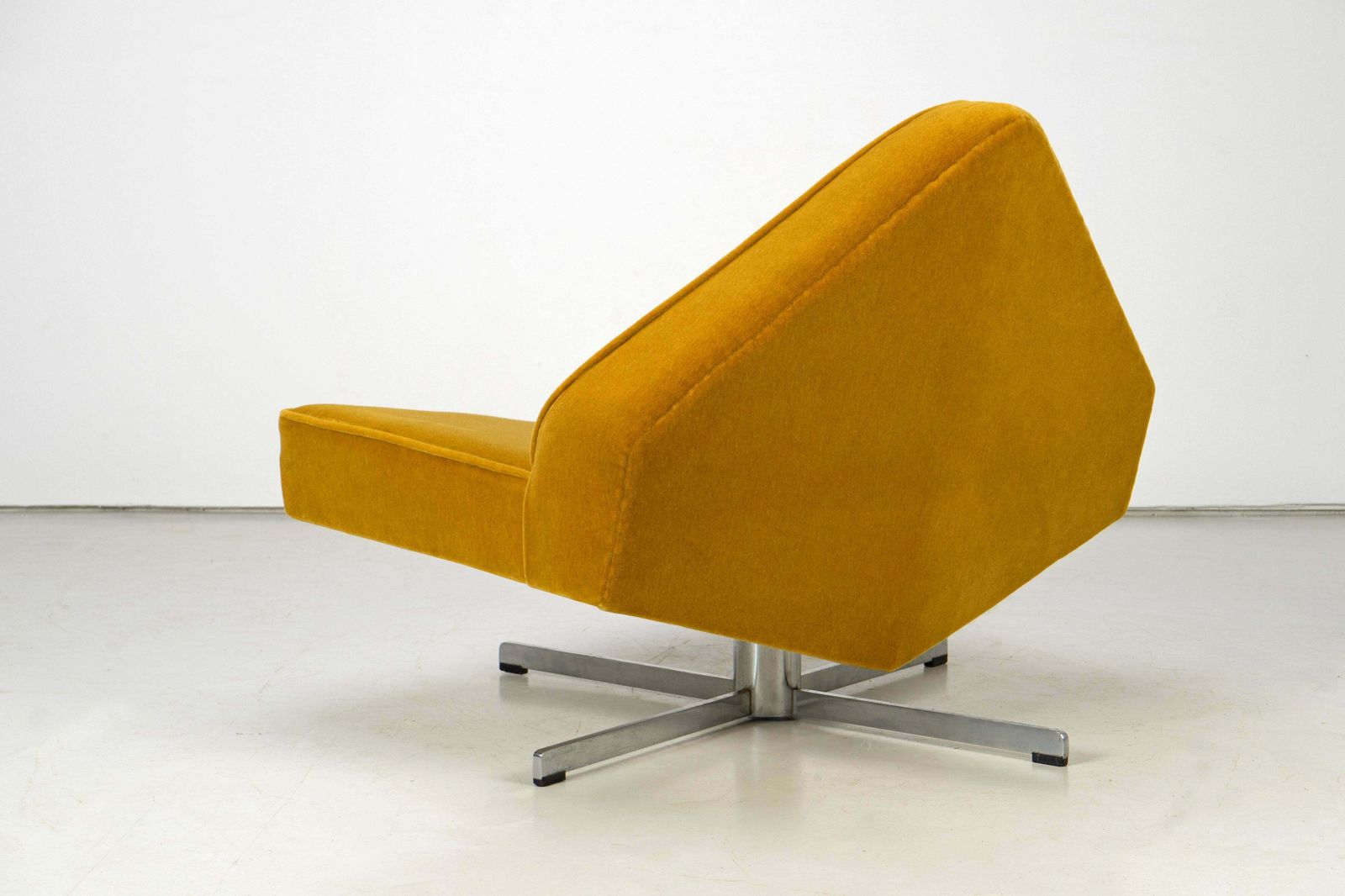 Furniture Swivelling Mid Century Lounge Chair "Brasilia" By Edition Schmieder, 1960s photo