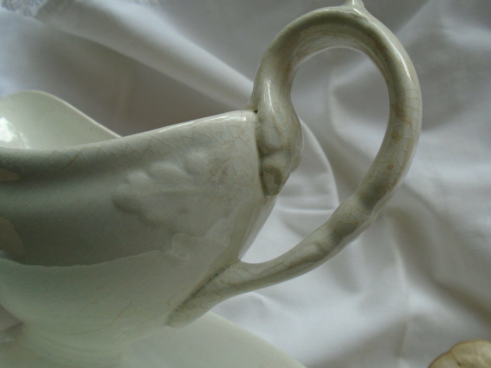 Beautiful Antique French Ironstone Choisy Le Roi Sauciere / Sauce Boat, Glazed Cream, Saucer Attached photo 57.0