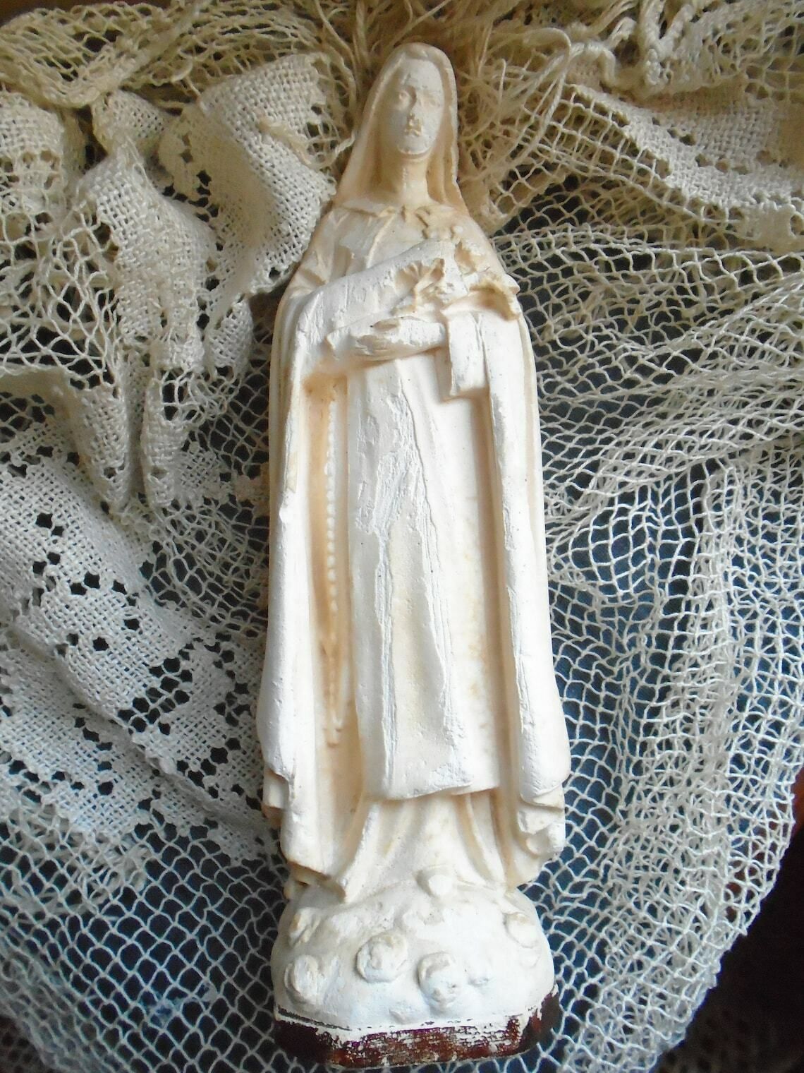Antique French Antique French Plaster Of Paris St Therese Statue / 11" Tall Chalk Saint Therese Of Lisieux photo 95.0