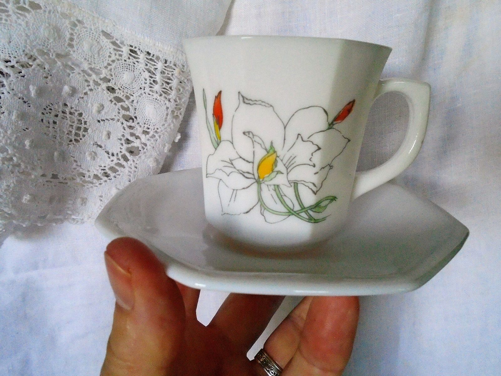 Vintage French Arcopal Teacups And Saucers, Set Of 4, Daffodil Design, 1960s photo for sale