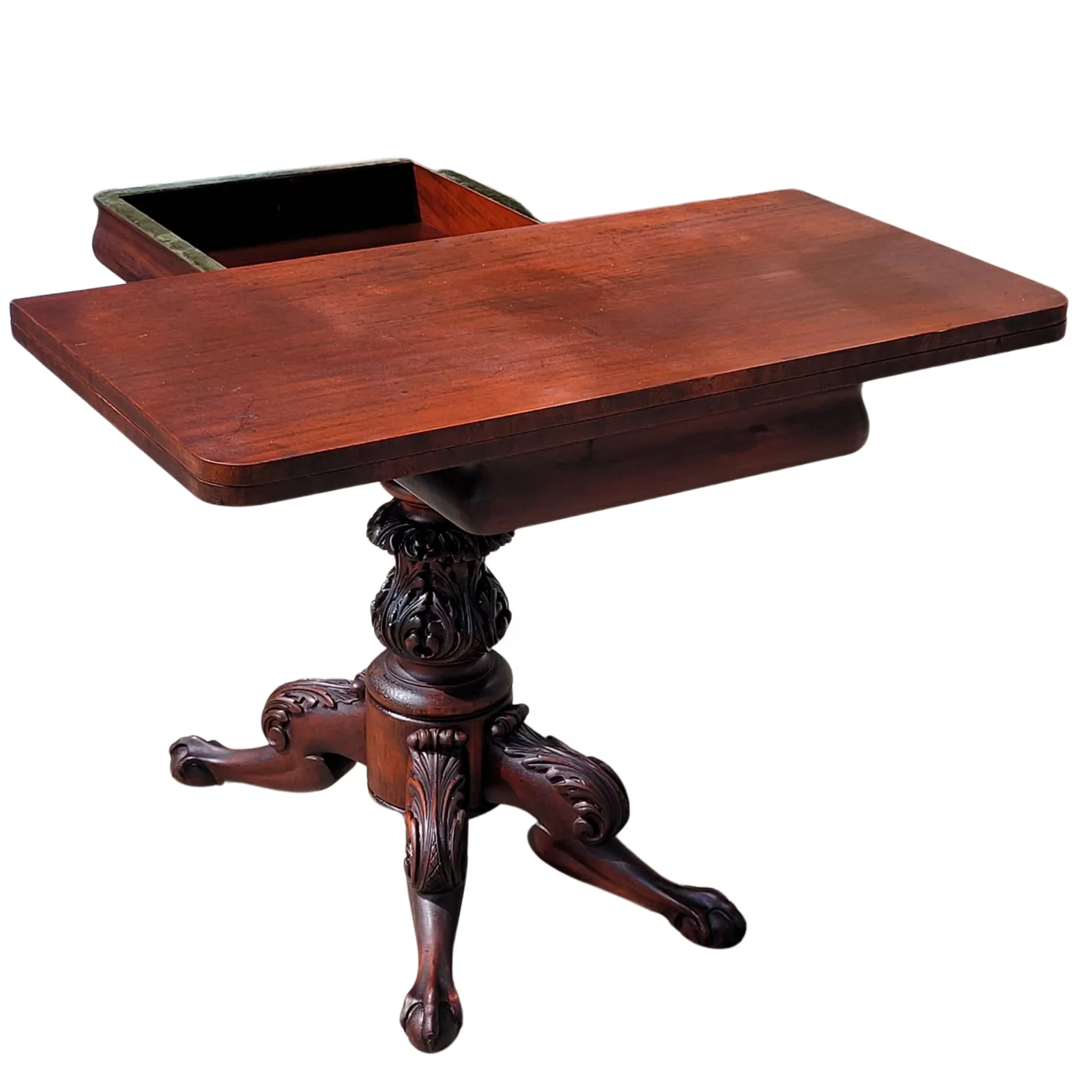 Vintage Card Table photo vinterior