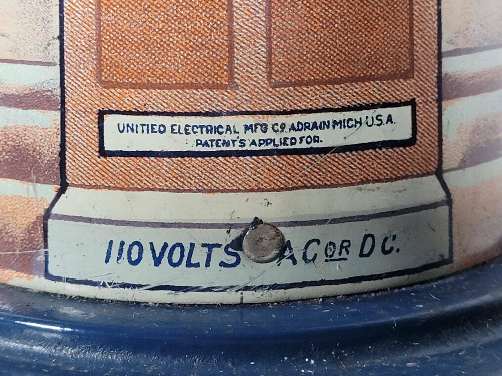 photo furniture Antique Spirit Of St Louis Electric Powered Toy / United Electrical Mfg Toys / Vintage Planes / Vintage Aviation / Charles Lindburg