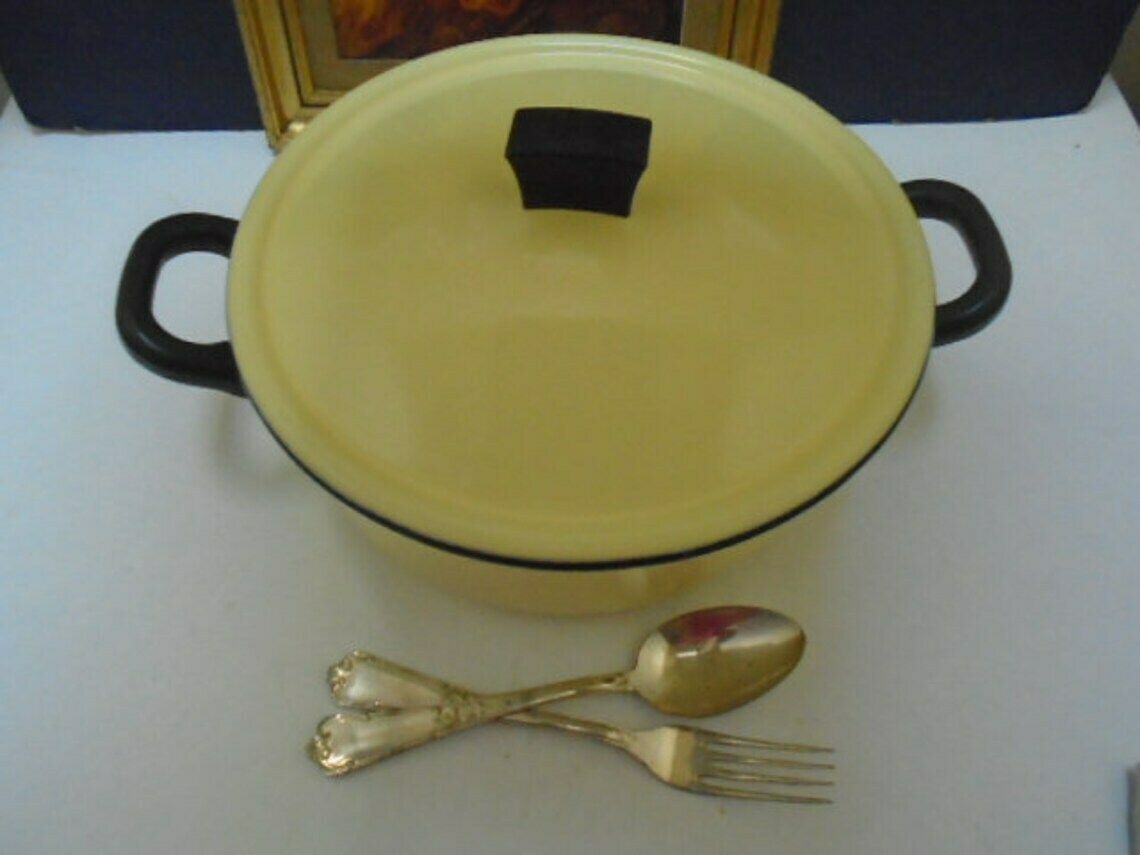 Vintage French Extra Large Yellow Enamel Pan, Yellow 1950s Stove Top Casserole, Yellow Marmite 2.390 Kg