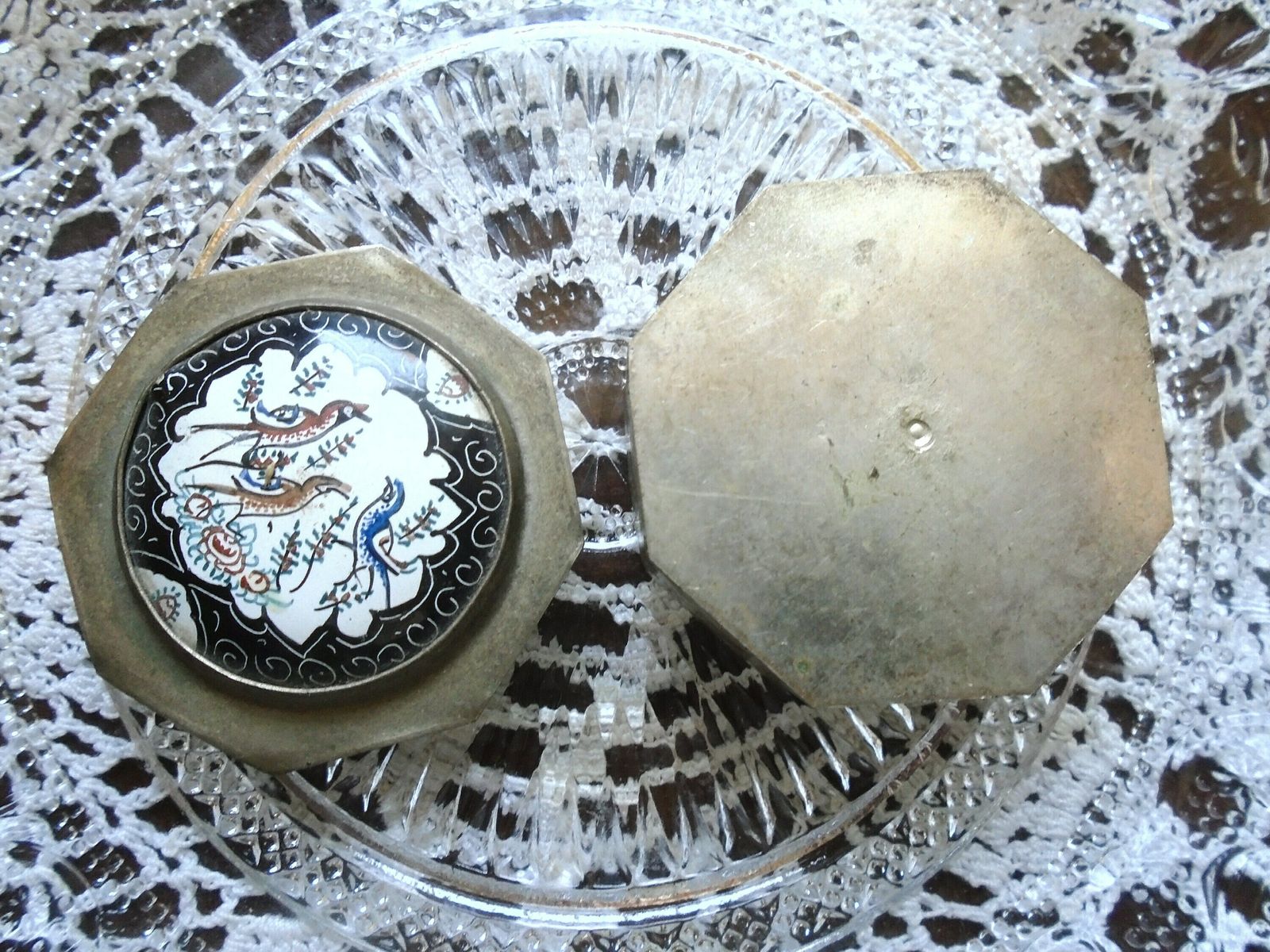 photo for sale Vintage Zilveren Doosje Met Handgeschilderd Email Inlegwerk