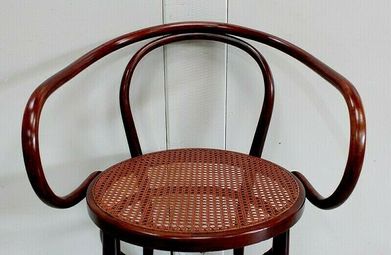 Thonet Armchair N°209 “Le Corbusier” – 1920 photo Furniture