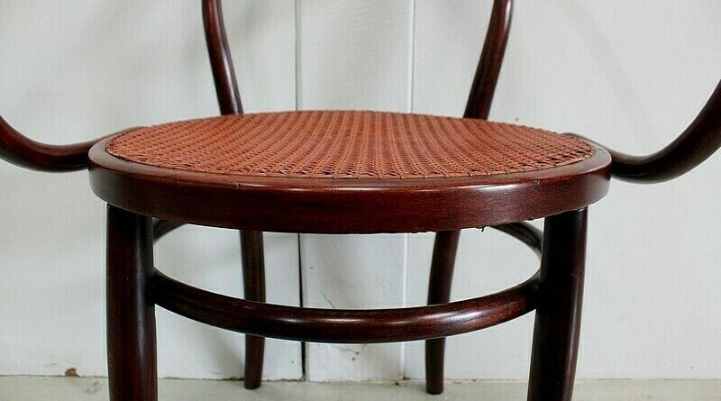 photo buy Thonet Armchair N°209 “Le Corbusier” – 1920