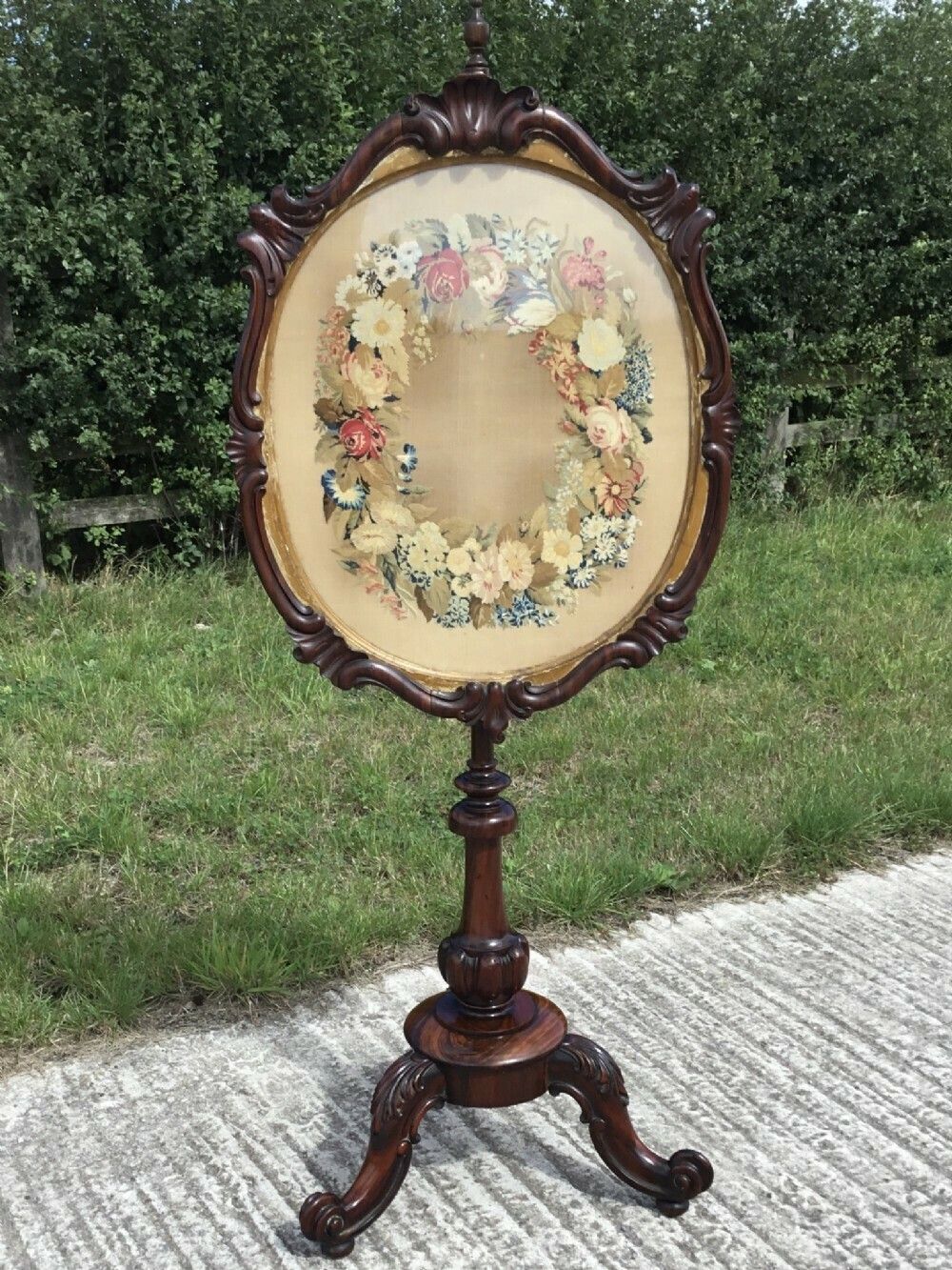 photo furniture Rosewood Pole Screen Of Grand Proportions