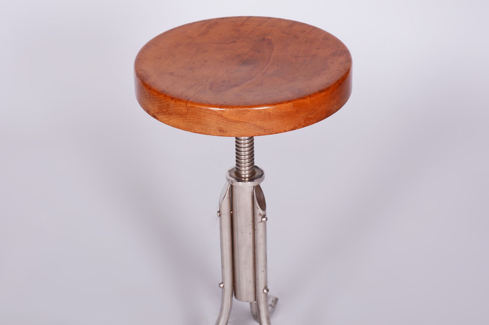 Restored Bauhaus Stool, Mücke Melder, Beech, Chrome Plated Steel, Czechia, 1930s photo vinterior