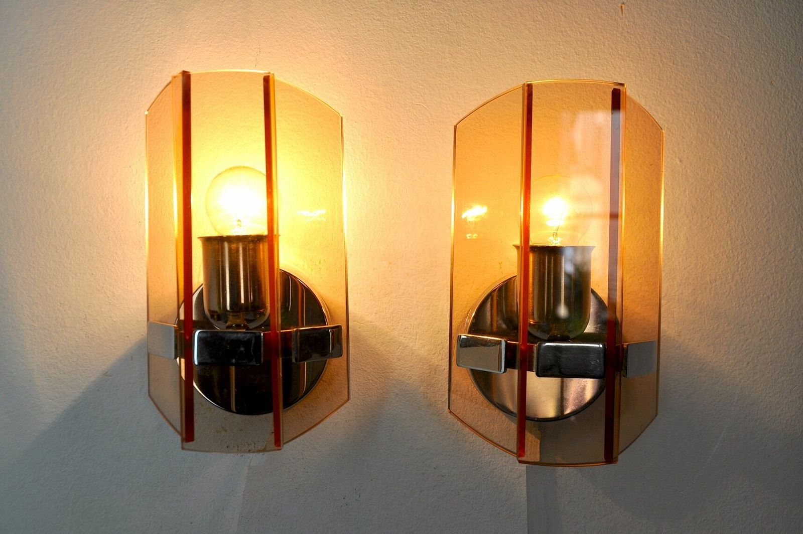 photo furniture Pair Of Veca Wall Lamps In Pink Murano Glass Italy 1970