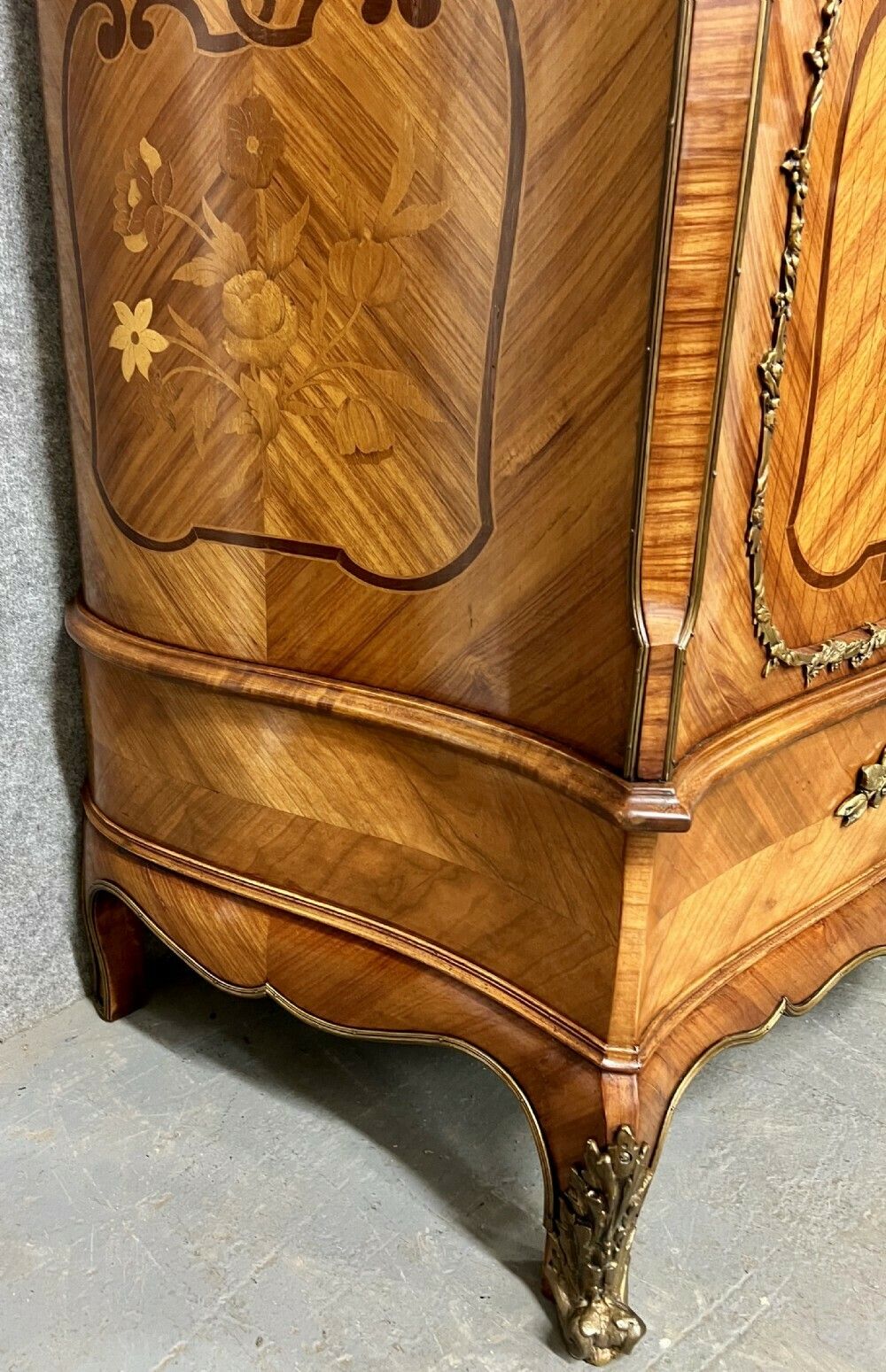 Stunning French Kingwood & Marquetry Cocktail Cabinet photo vinterior
