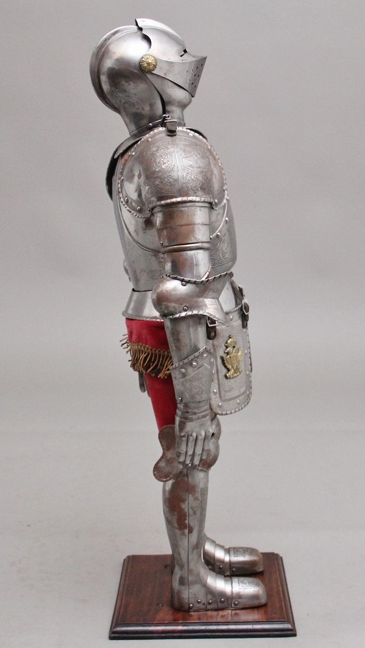 An Impressive Early 20th Miniature Suit Of Armour photo 2650.0