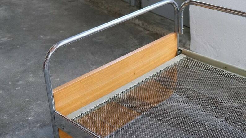 photo furniture Bauhaus Sofa / Daybed Made Of Chrome Plated Steel Tubes