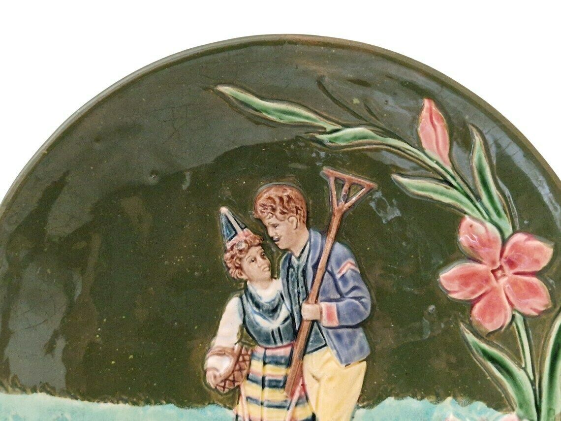 Bavarian Majolica Plate With Couple In Folk Costumes, Art Nouveau Ceramic Wall Decor photo vintage