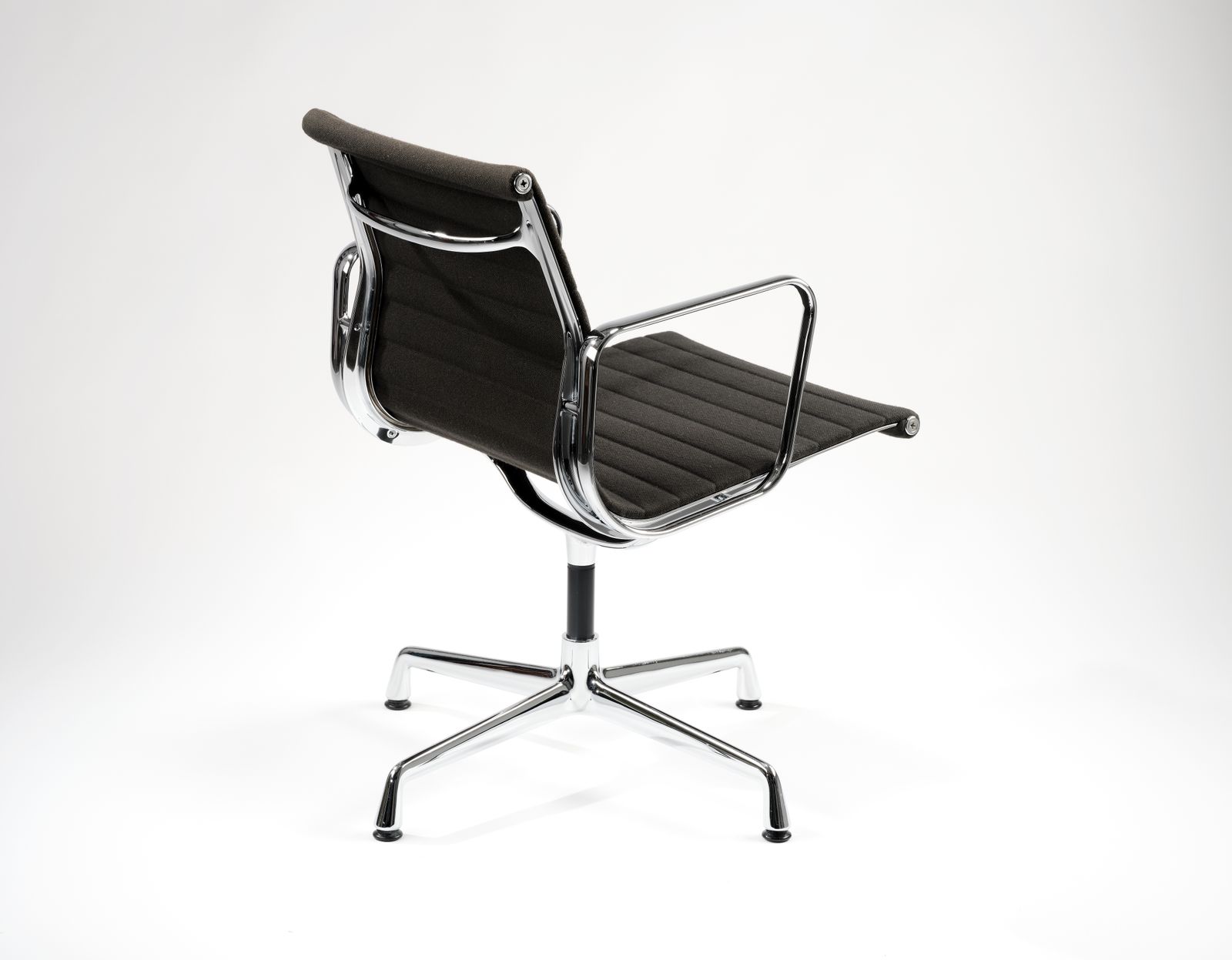 Vintage Vitra Eames Aluminium Group Ea108 Swivel Office Desk Chairs In Black Hopsack, Circa 1990's, 4 Matching Chairs Available. photo vinterior