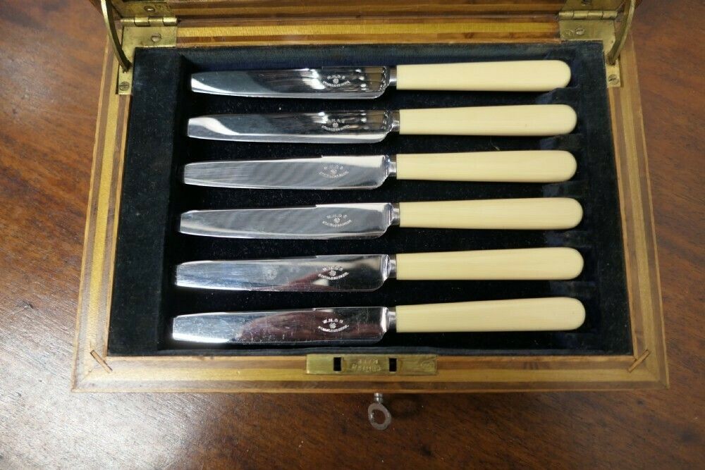 William Hutton & Sons Desert Cutlery Canteen photo vintage