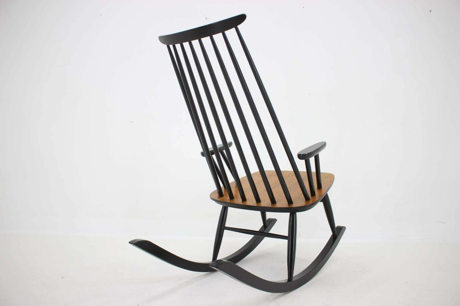 photo furniture 1960s Varjosen Puunjalostus Beech Rocking Chair, Finland