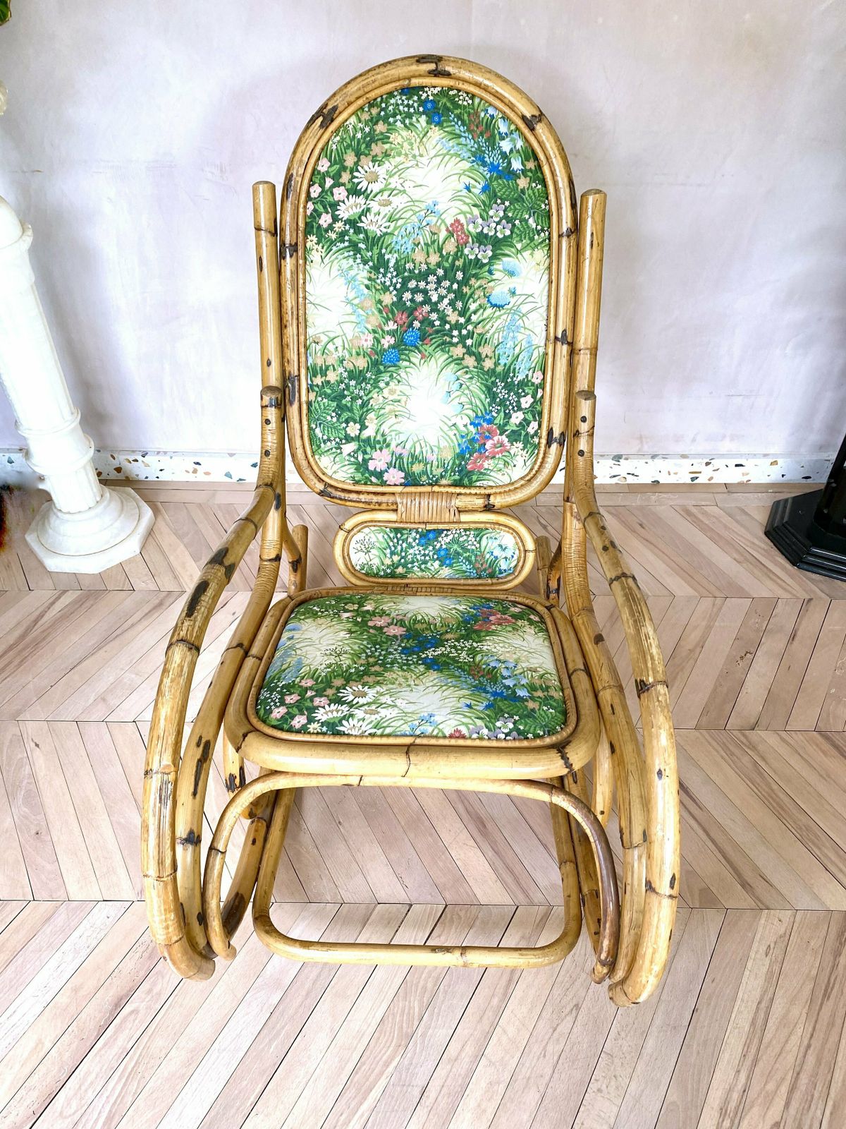 photo vinterior Mid Century Bamboo & Floral Print Upholstered Rocking Chair