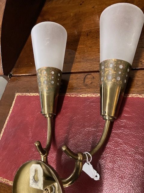 Lighting Pair Of Modern   Vintage Oscar Torlasco Cone Wall Lights From The 1950s. Metal And Opaline Glass. Design photo