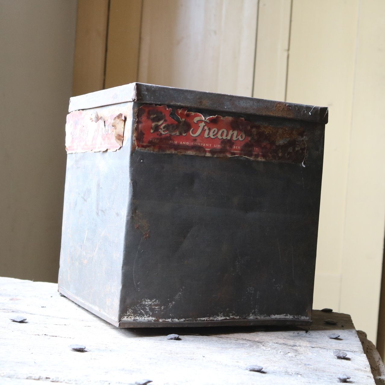 Antique Tin Of Peek Freans Hotel Biscuits   Early 1900s Vintage Charm With Origi photo for sale