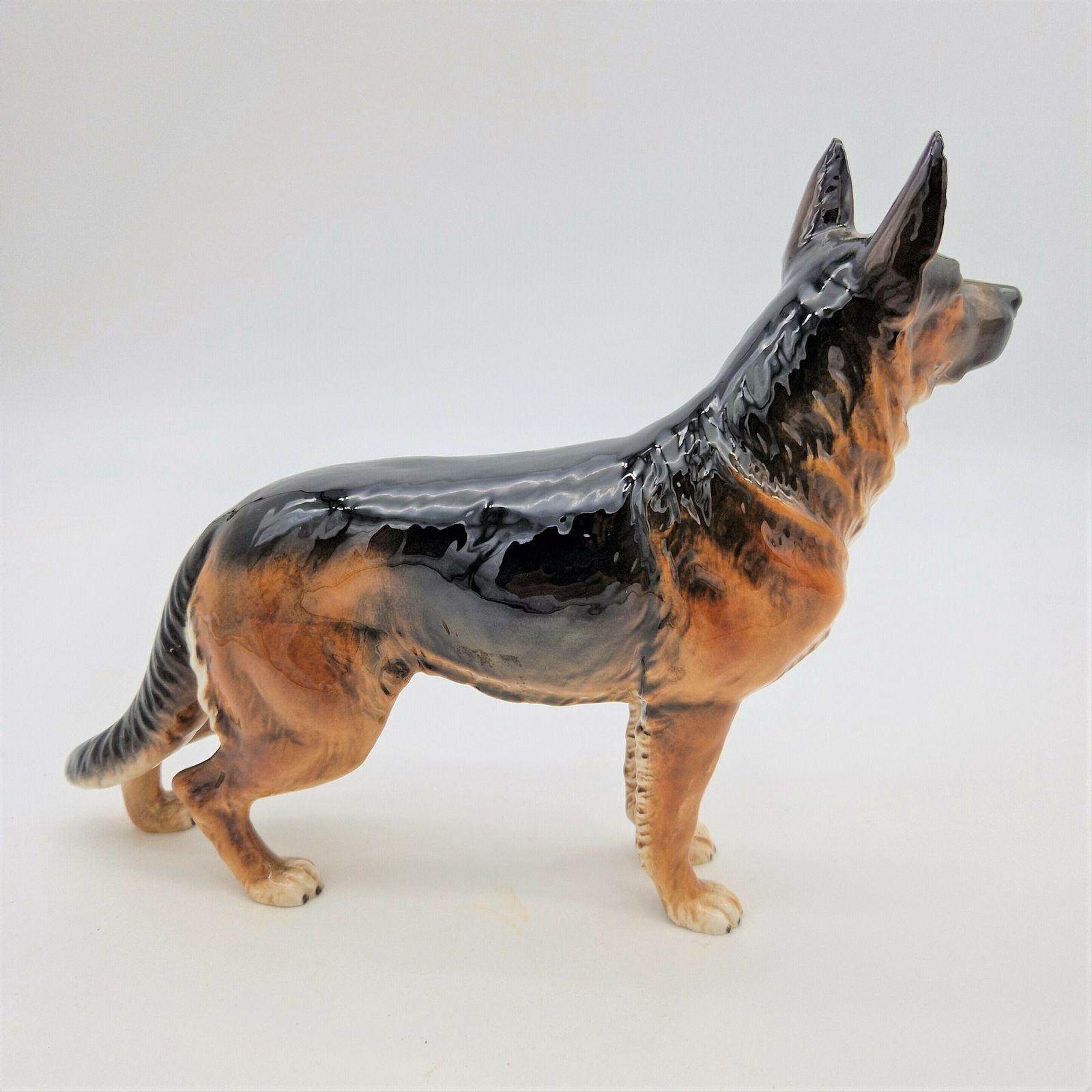 Porcelain Figurine " German Shepherd" From Frobik By Göbel. 1970   1975 photo furniture