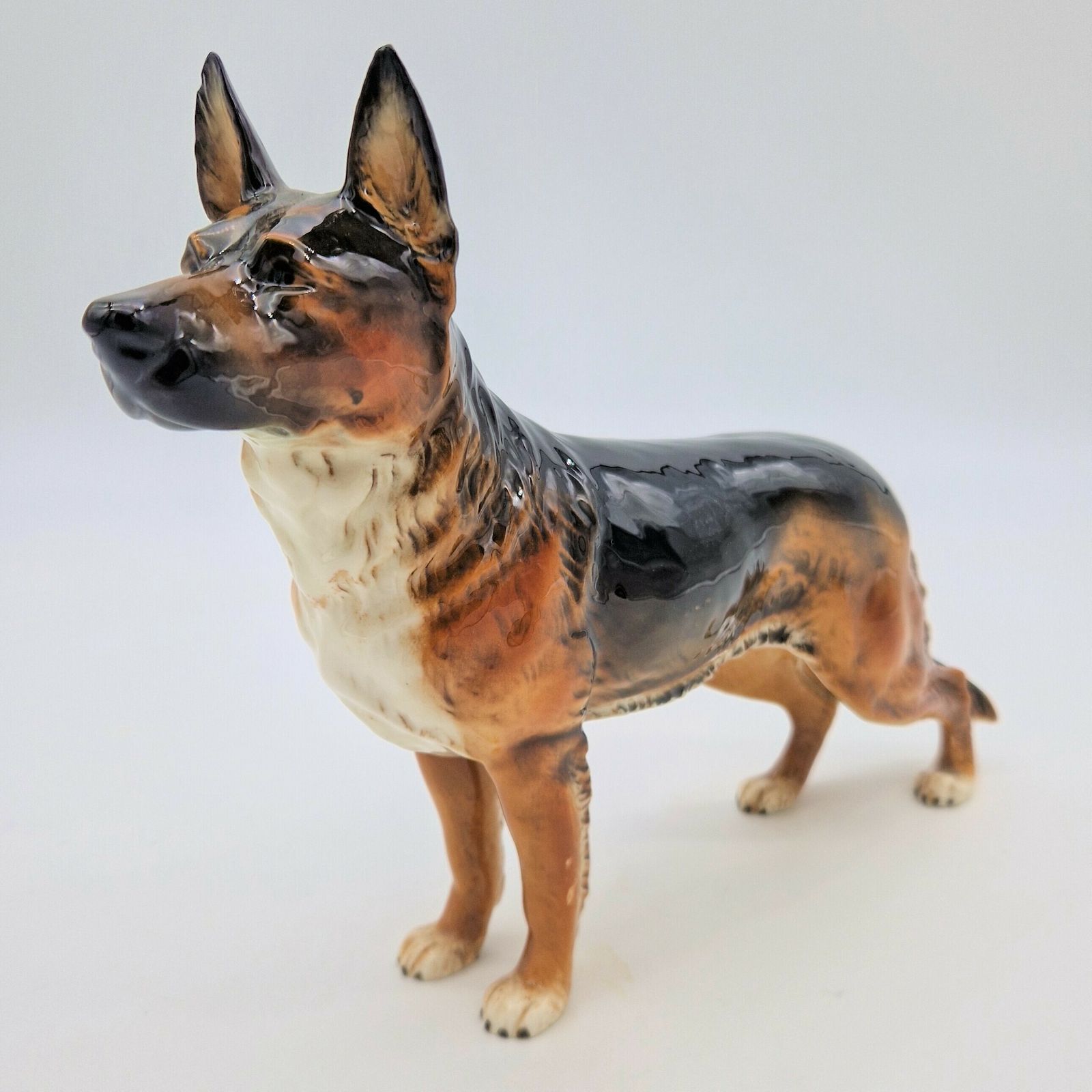 Porcelain Figurine " German Shepherd" From Frobik By Göbel. 1970   1975 photo Home Decor