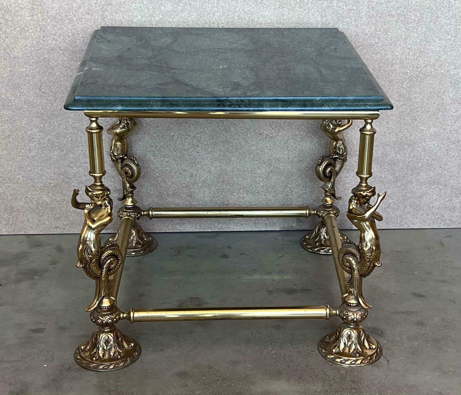 Table d'appoint italienne carrée en bronze, plateau en marbre vert, vers 1845 photo for sale