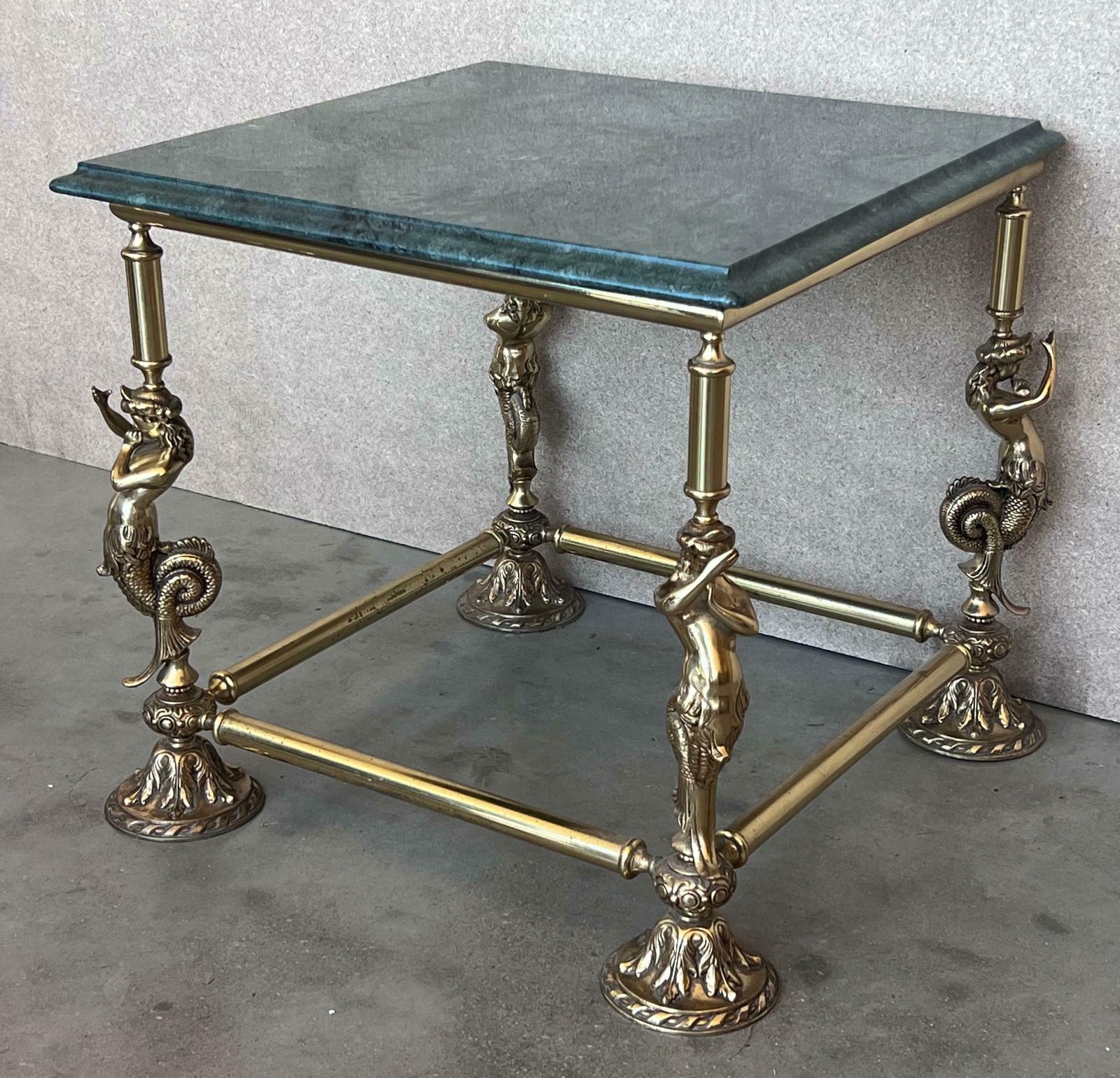 Table d'appoint italienne carrée en bronze, plateau en marbre vert, vers 1845 photo Mobilier