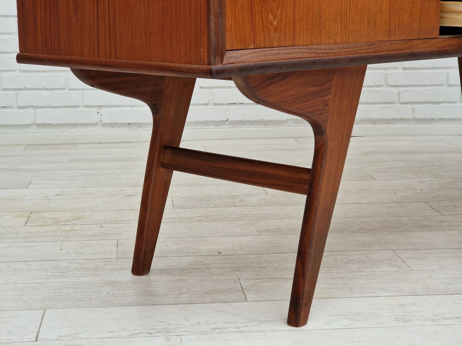 photo vinterior 1960s, Vintage Danish Cabinet Chest, Teak Wood.