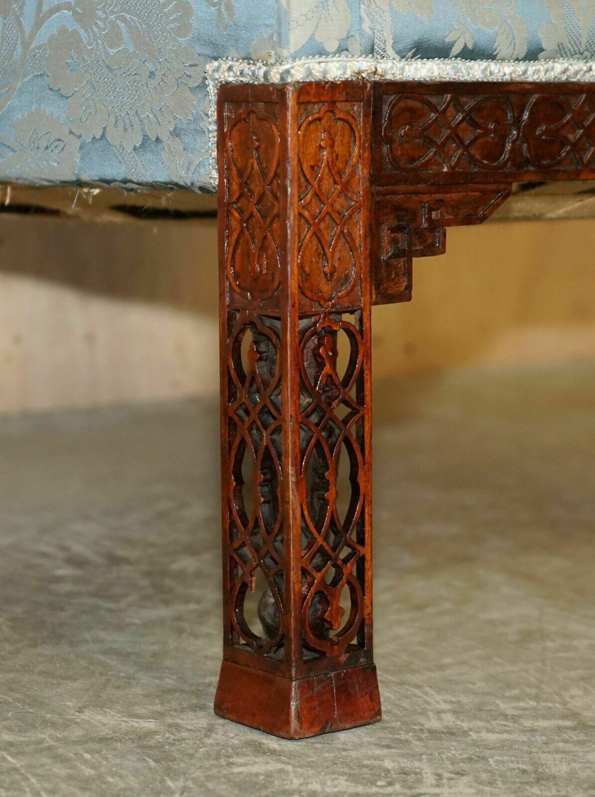 photo furniture Important Antique Circa 1820 Thomas Chippendale Hand Carved Wingback Armchair