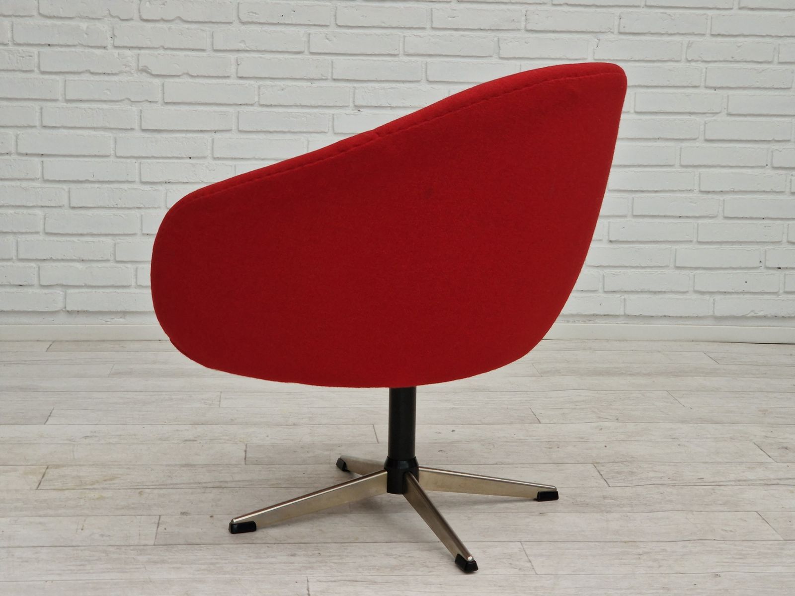 Furniture 1960s, Scandinavian Design By Karl Eric Klote, Swivel Lounge Chair, Furniture Wool. photo