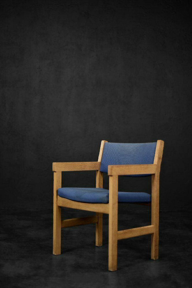 Mid Century Modern Danish Oak And Blue Fabric Chair By Hans J. Wegner For Getama, 1960s