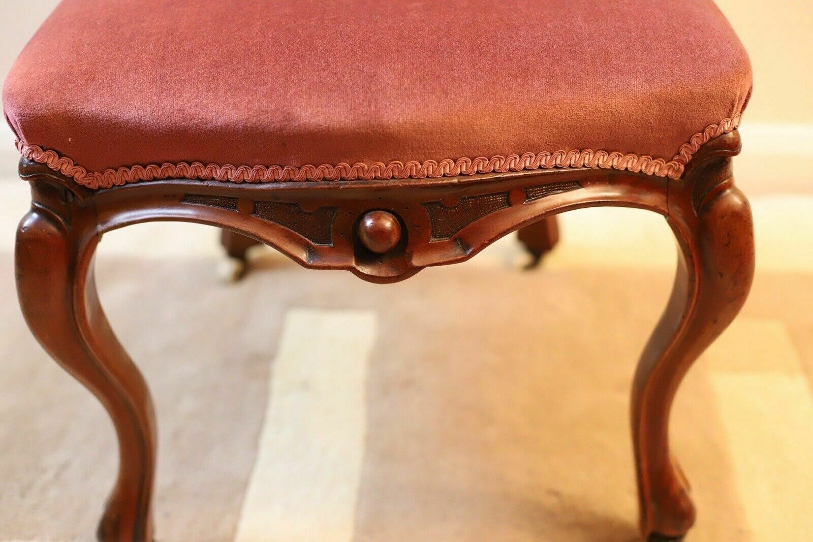 A 19th Century Continental Carved Walnut Show Frame Dining Chair photo vinterior