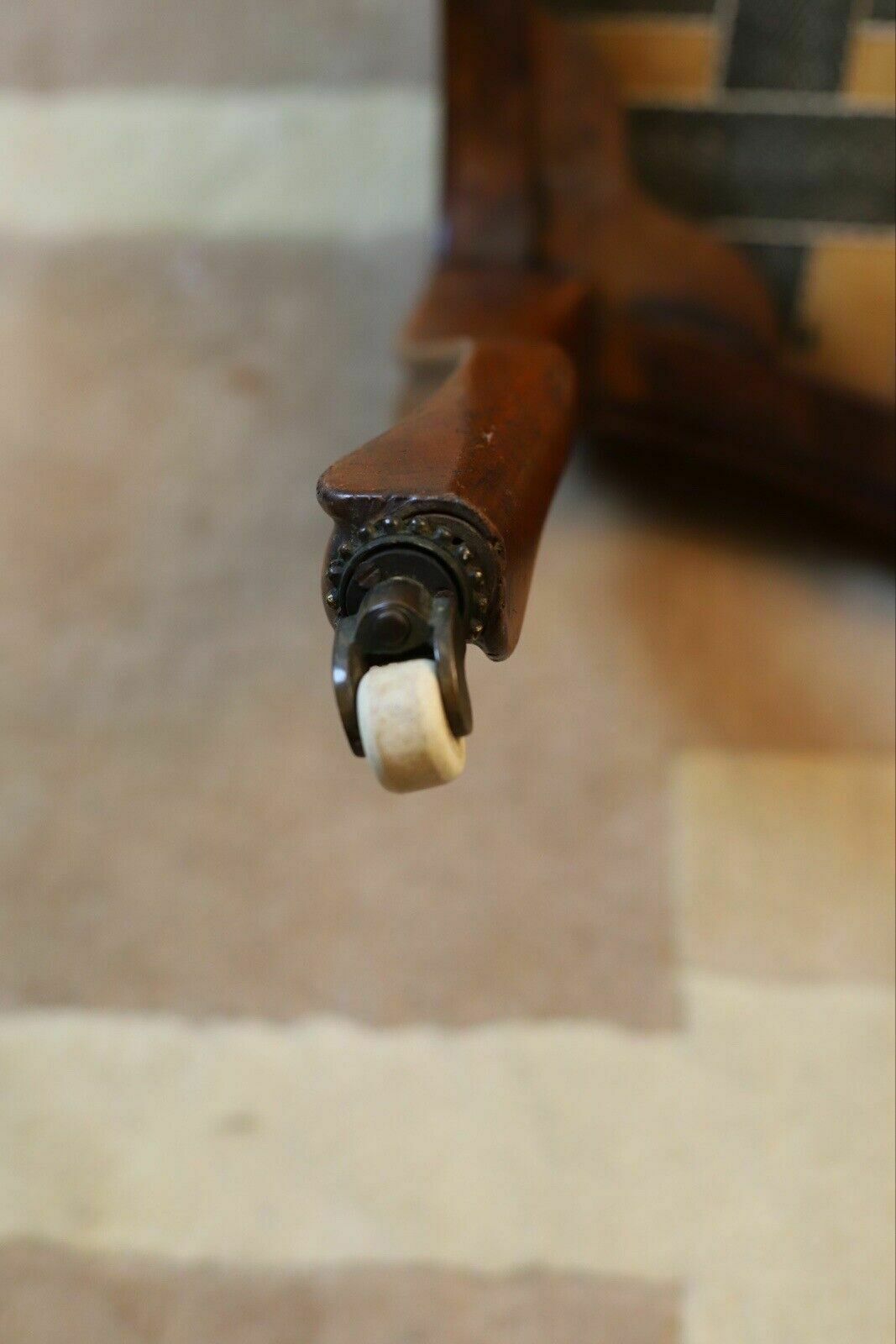 photo vinterior A 19th Century Continental Carved Walnut Show Frame Dining Chair
