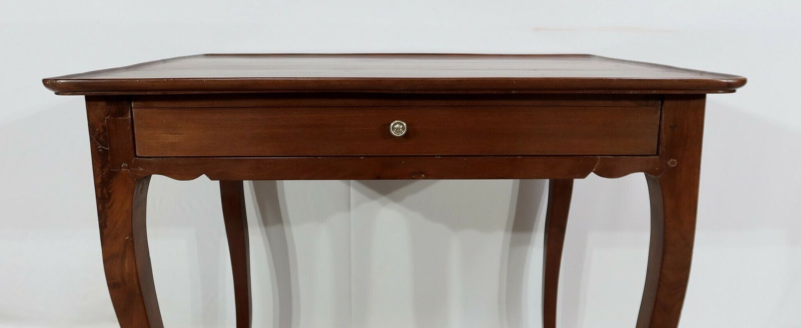 photo furniture Cabaret Table In Cuban Mahogany, Louis XV – 18th
