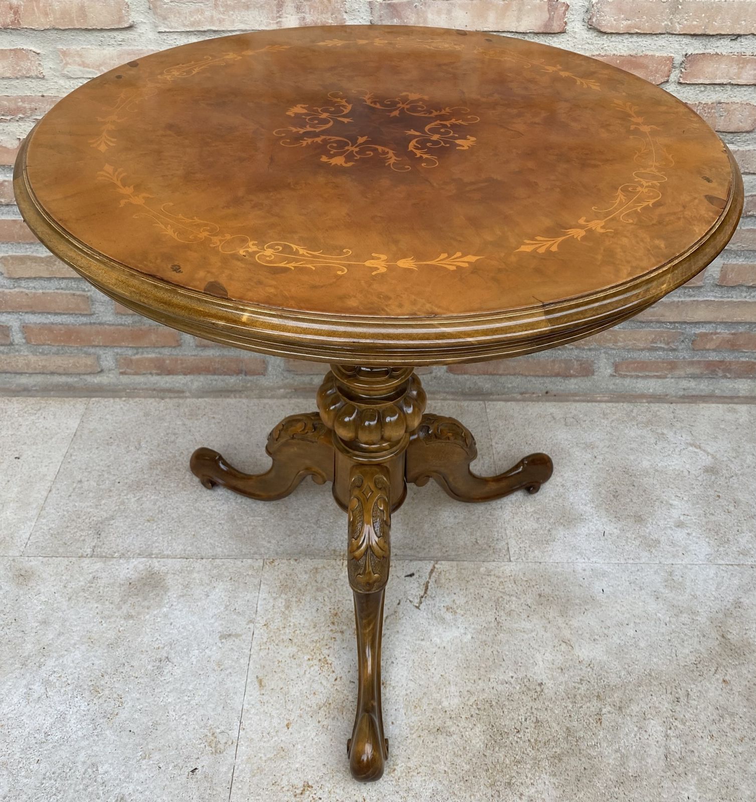 English Round Pedestal Or Side Table With Marquetry Décor And Tripod Base, 1890s photo for sale