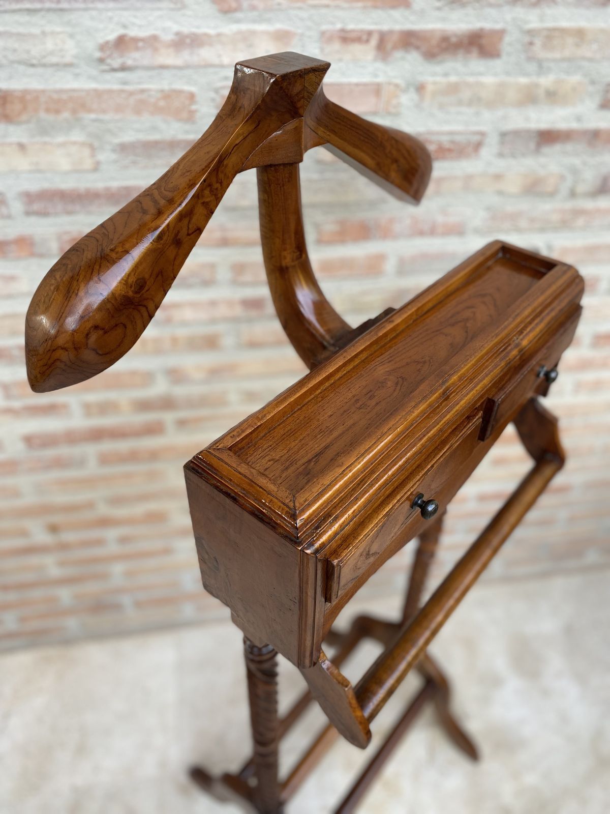 photo furniture Mid Century Gentlemen Valet Parking With Two Drawers, 1950s