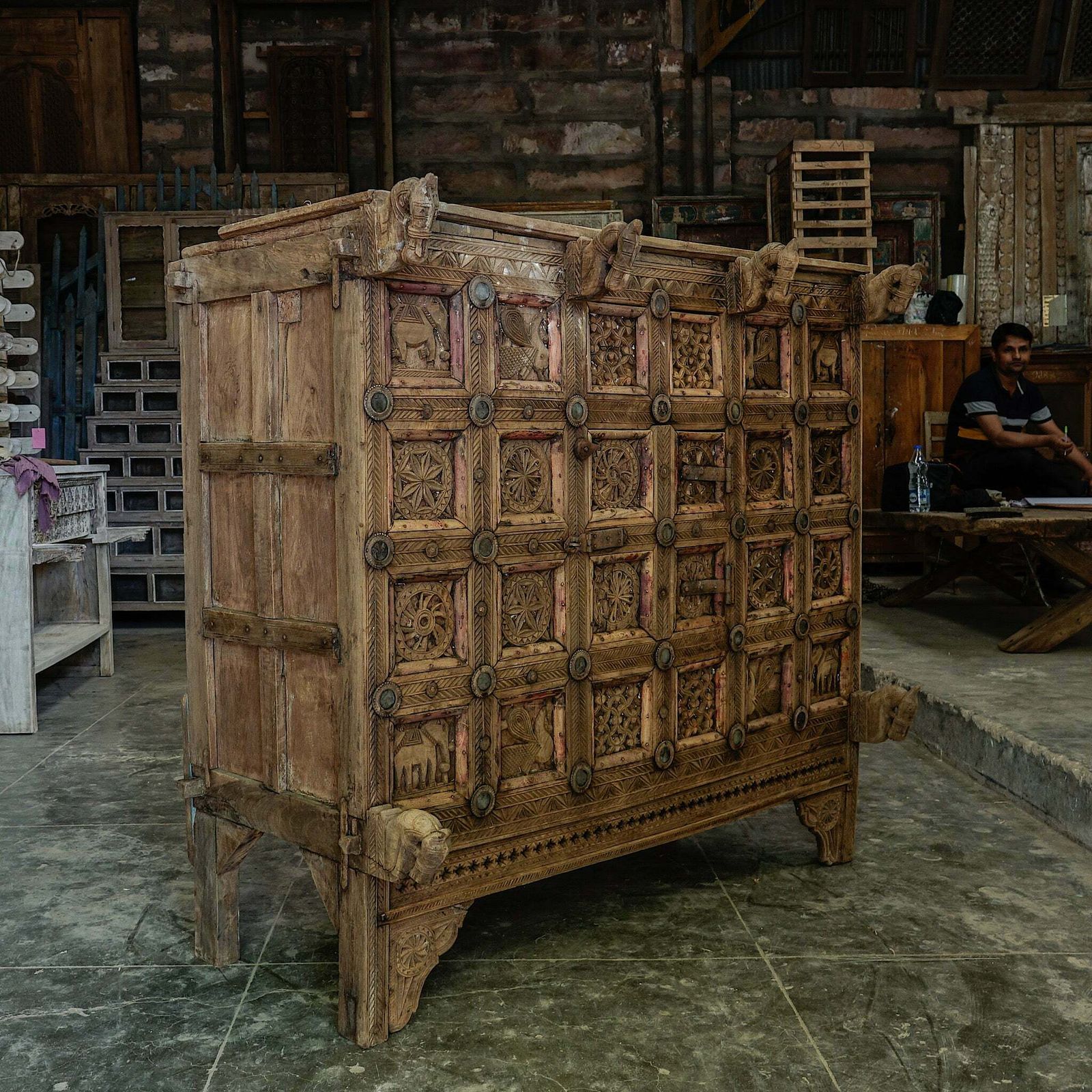 Old Damchiya   Carved Indian Furniture N°45 photo Furniture