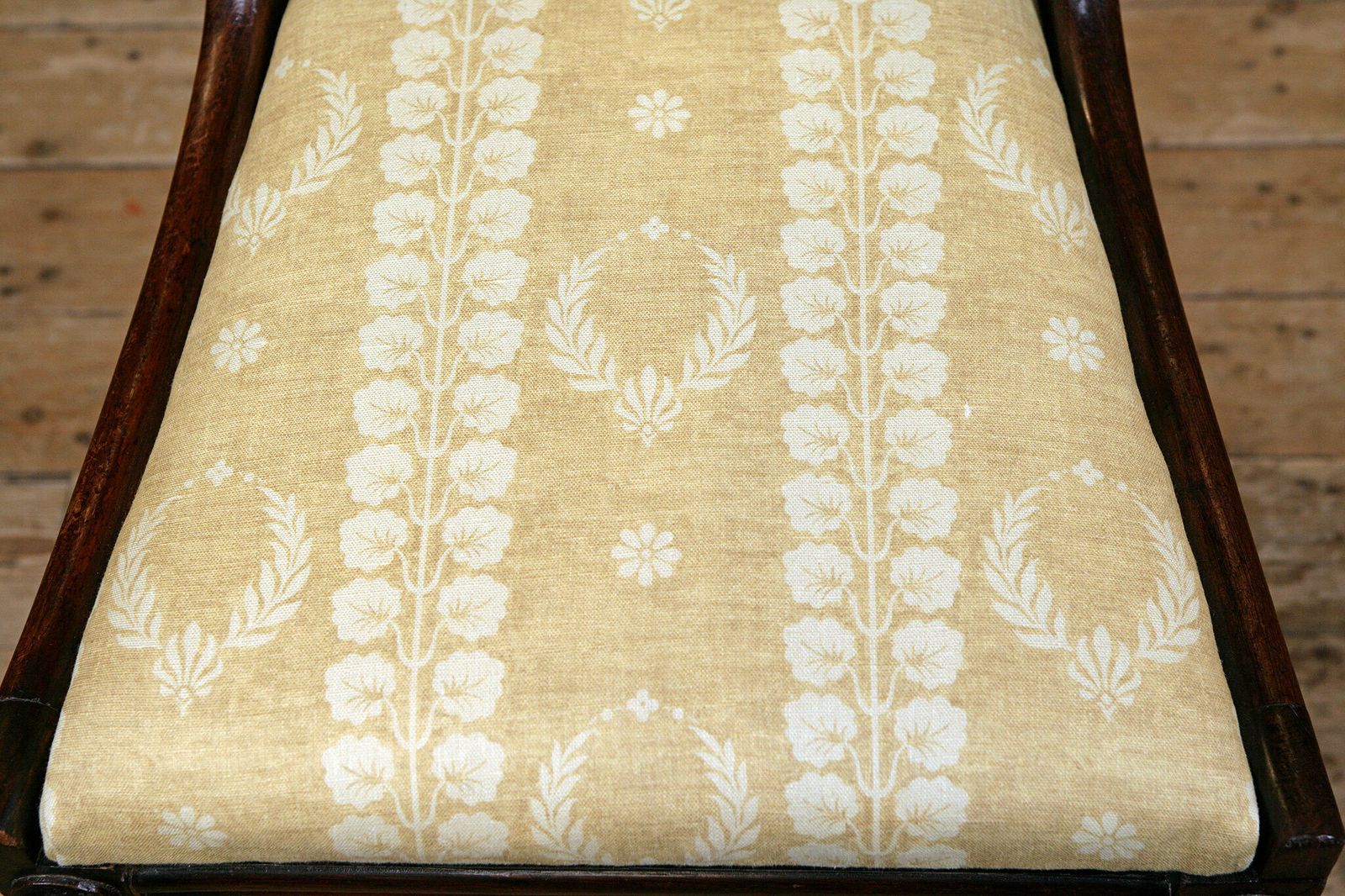 photo furniture A Sophisticated William IV Rosewood Occasional Chair In Inchyra Linen