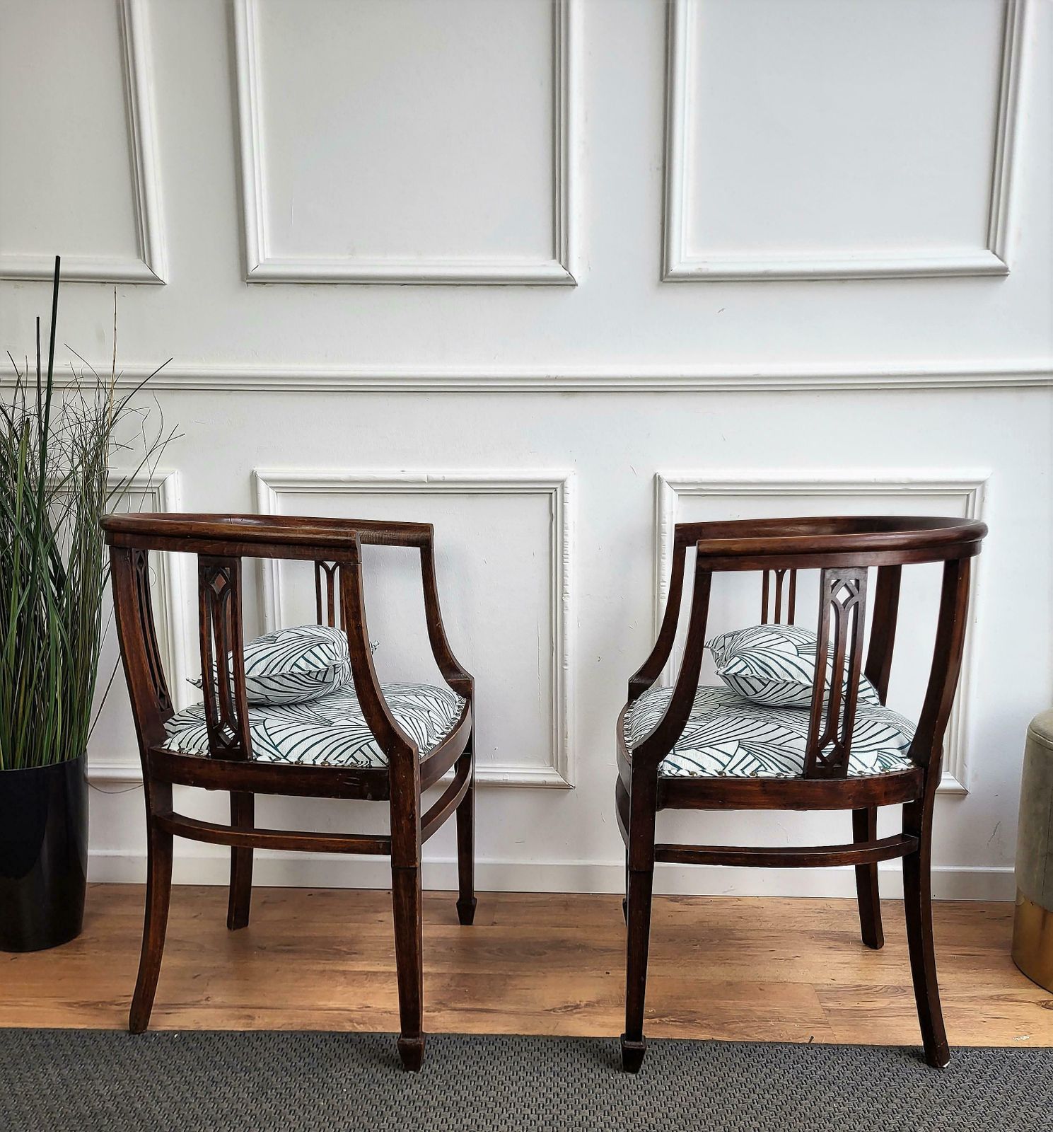 Pair Of 20thcentury Italian Wooden Carved Upholstered Chairs photo 1508.0