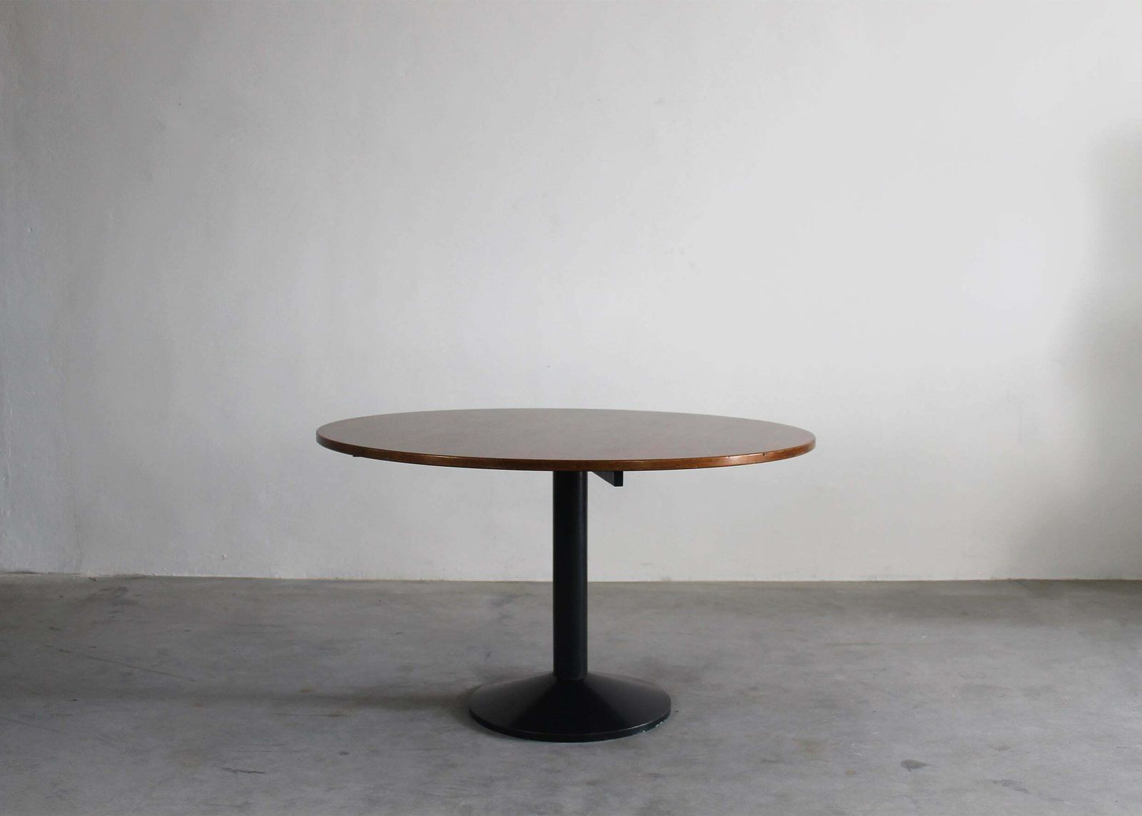 Franco Albini Tl30 Round Table In Metal And Wood For Poggi 1950s Italy photo vinterior
