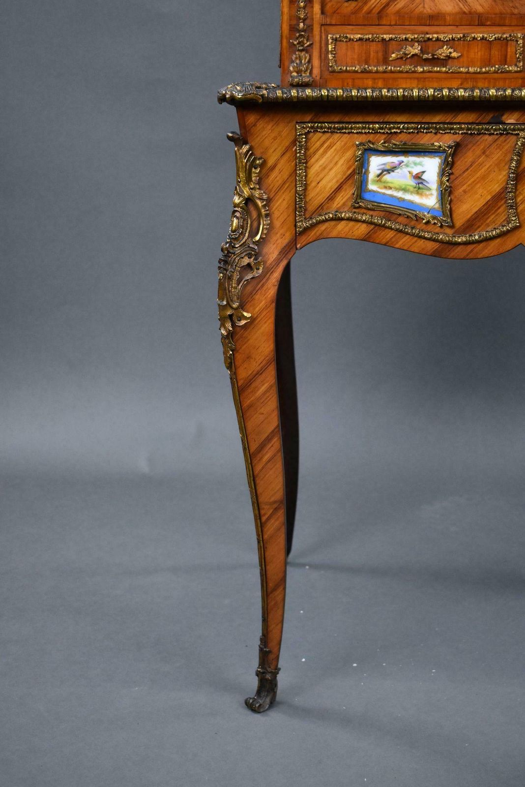 photo furniture 19th Century Walnut Bonheur Du Jour