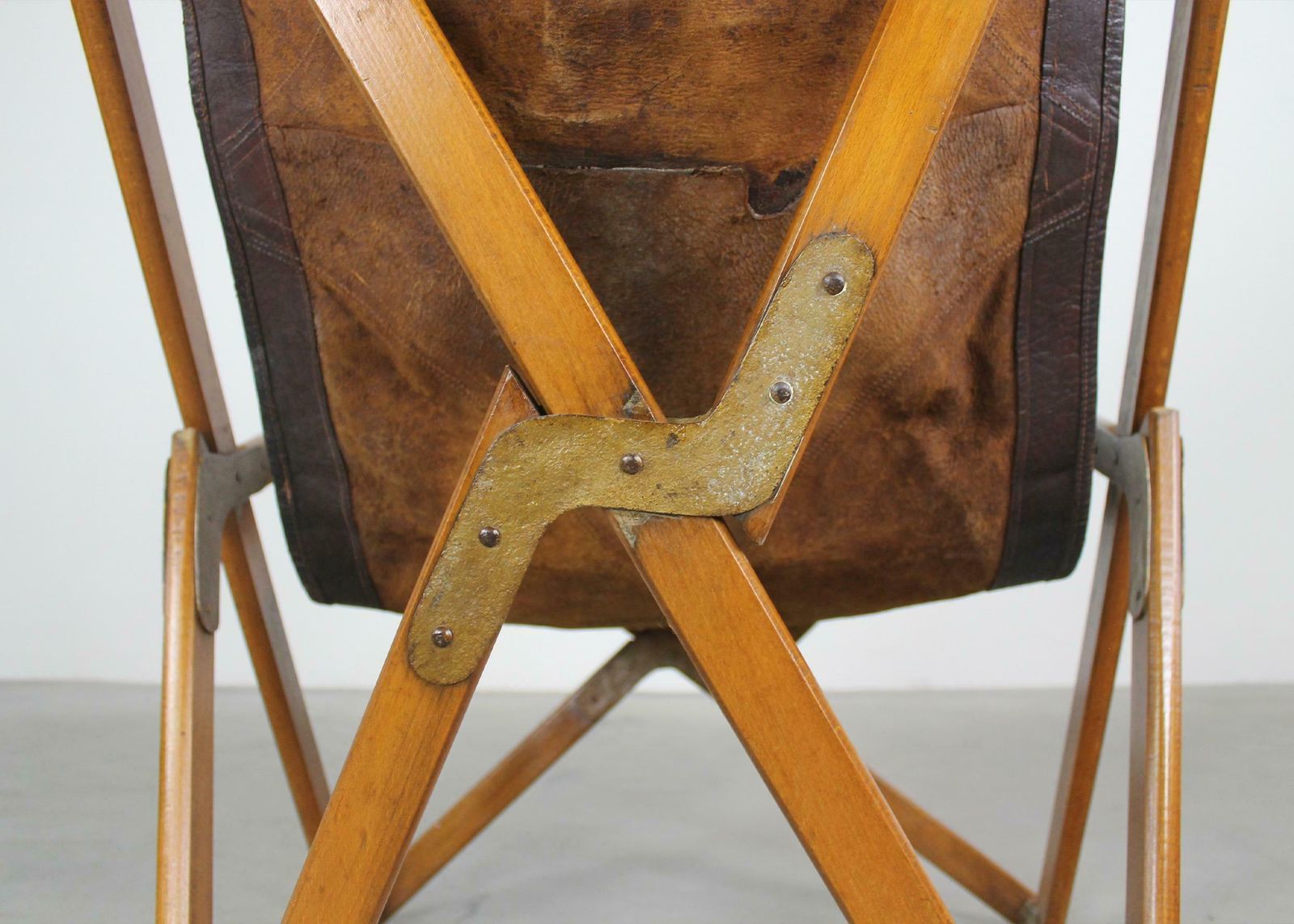 Vittoriano Viganò Tripolina Folding Chair In Wood And Leather 1930s Italy photo vinterior