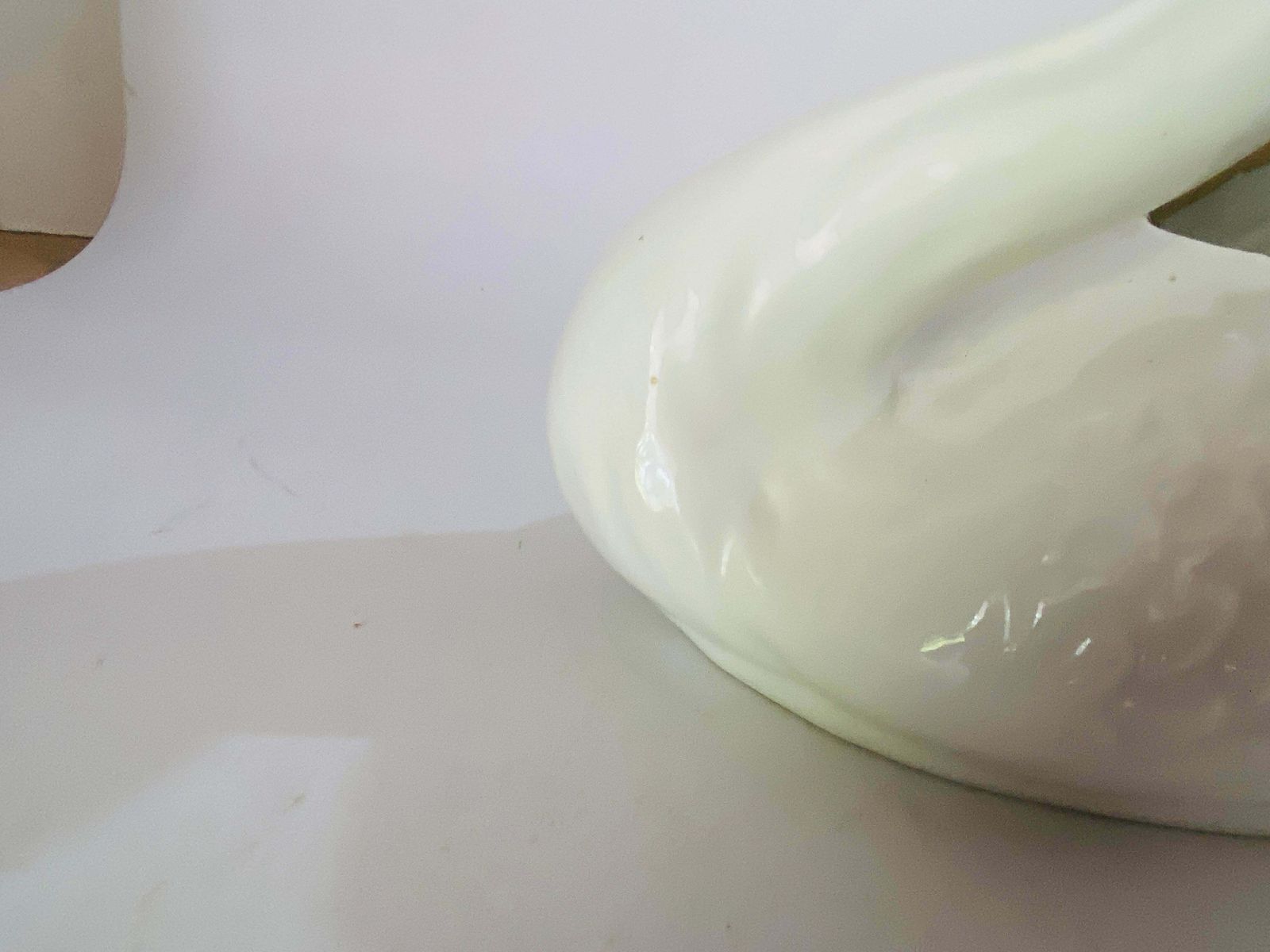 Vide Poche Or Decorative Basket, Swan Sculpture Shaped In Porcelain Italy, 1970s photo vinterior