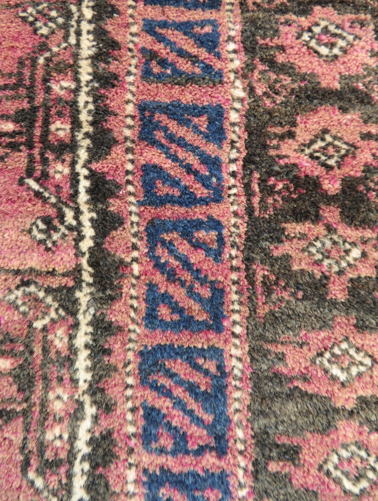 Old Afghan Turkmen Seh Mihrab  Kizil Ayak Prayer Rug. 143cm X 90cm. photo Textiles