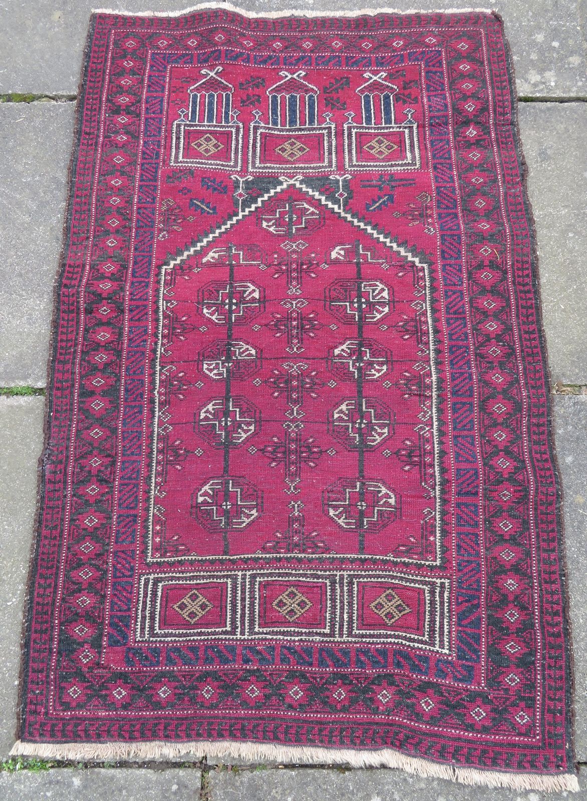 photo furniture Old Afghan Turkmen Seh Mihrab  Kizil Ayak Prayer Rug. 143cm X 90cm.